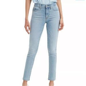 LNWOT Levi’s light wash mid rise skinny denim jeans size 8